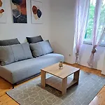 아파트 With Parking Space - 24466