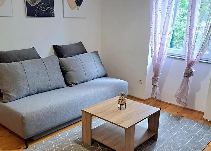 아파트 With Parking Space - 24466