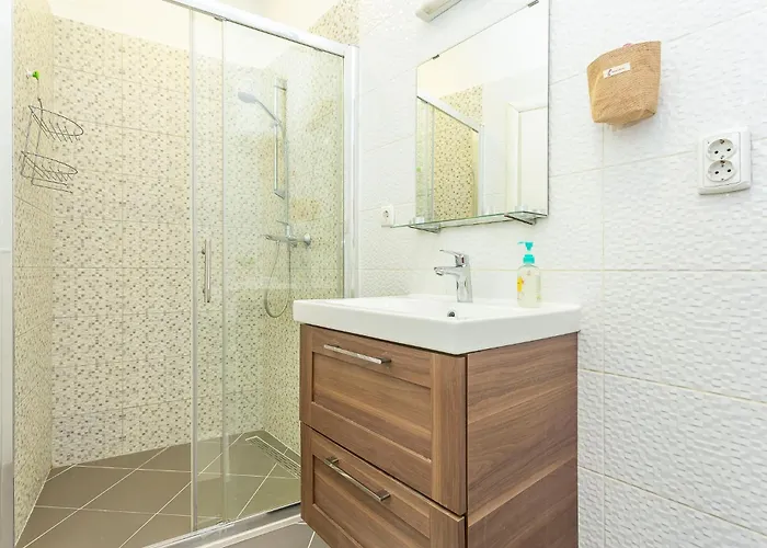 With Parking Space - 24466 Apartamento